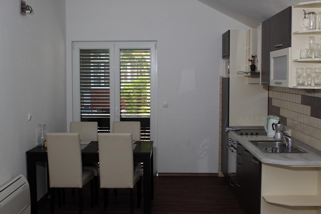 Apartments Vila Oksana ミミツェ 部屋 写真