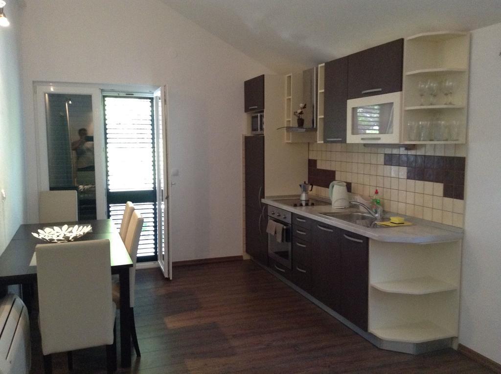 Apartments Vila Oksana ミミツェ エクステリア 写真